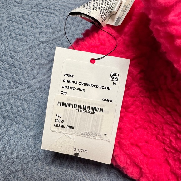 UGG Sherpa Scarf - NWT Cosmo Pink - Picture 4 of 5